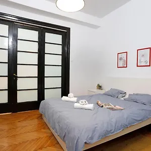 Appartamento Lovely With 2 Bedrooms, Bucarest