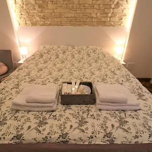 Cozy Old Town - Free Minibar Apartment
